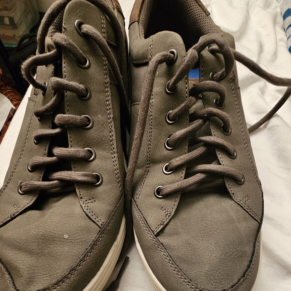 Nunn Bush Gray Sneakers with Suede Finish and Rubber Sole